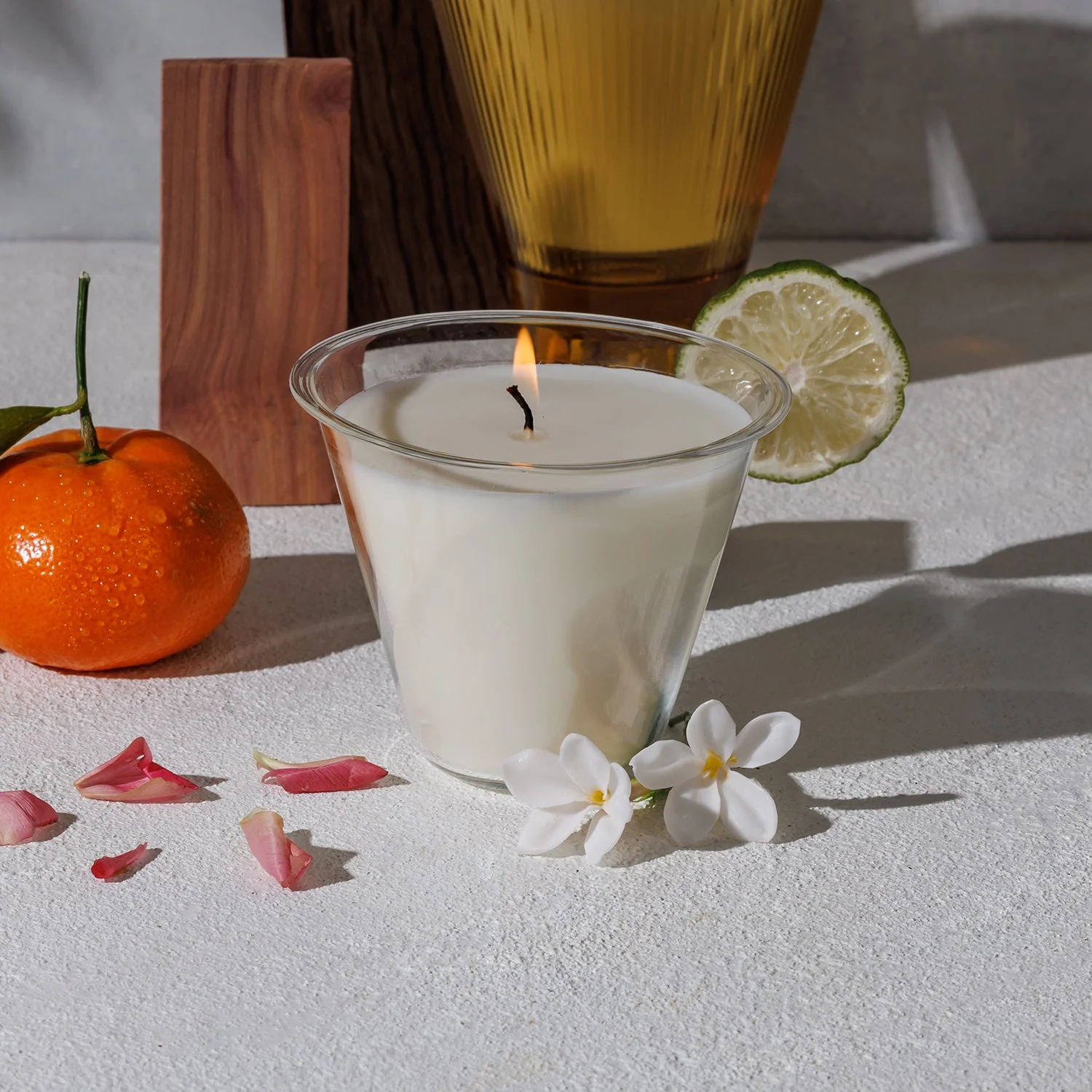 Oud & Bergamot | AIZ Candle - Image 13