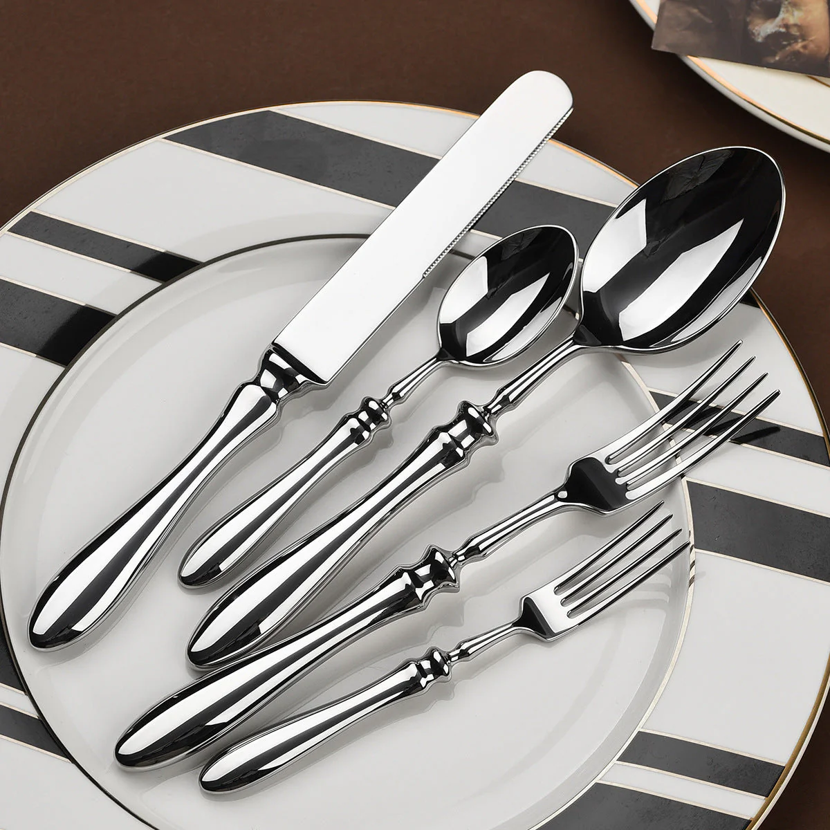 Eleanor Luxury Cutlery Set | 3CARATS - Image 6